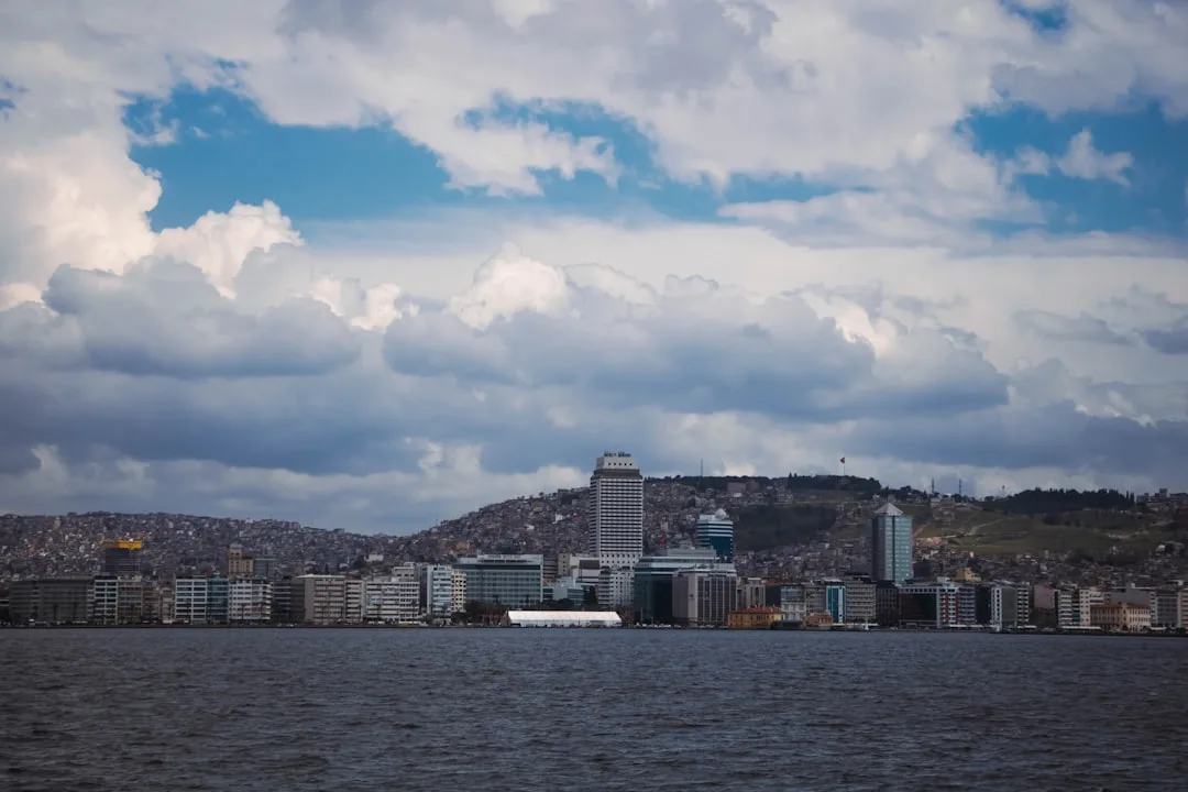 Izmir manzarasi — arzon aviachiptalar UzAirDesk