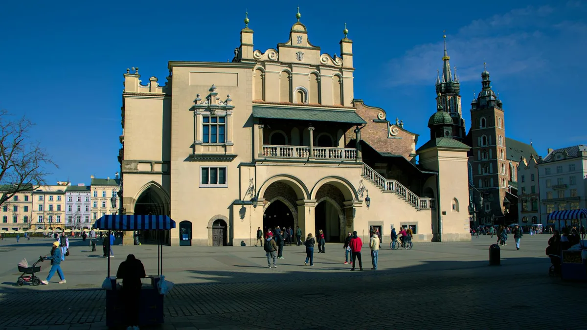 Toshkentdan Krakovga aviachiptalar — Krakov shahri