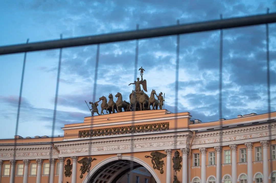 Sankt-Peterburg diqqatga sazovor joylari — Rossiya sayohati